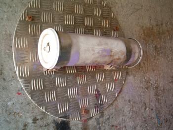 Tube bolted on a steel plate