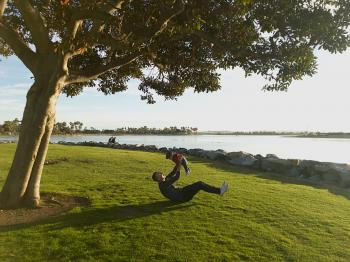Frankie Foto » Little Man Under The Tree
