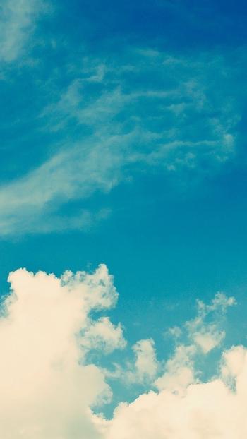 White Vintage Clouds Blu Sky iPhone 6 Plus HD Wallpaper | iPhone 5 ...