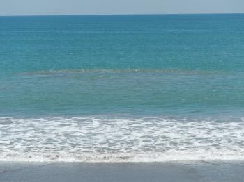 Water disturbance close to shore | Figuring it out in Ecuador