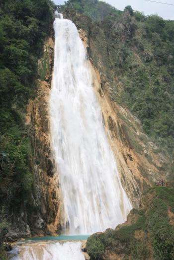 Waterfall "Velo de Novia", El