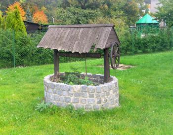 File:Well, Prague Satalice.jpg - Wikimedia Commons