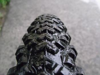 Wet bicycle tire