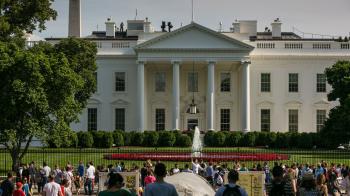 Report: White House staffers can't find a new job - Axios