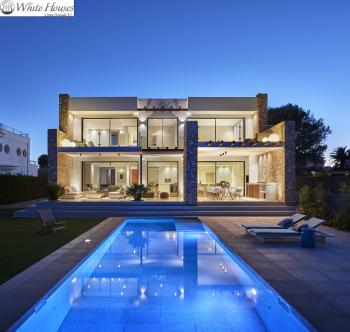 J&P House - Calafat Port - White Houses Costa Dorada S. L.