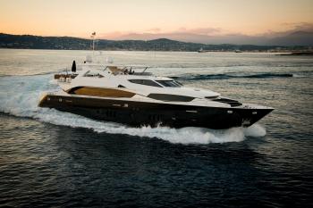 BLACK AND WHITE Yacht Charter Details, Sunseeker | CHARTERWORLD ...