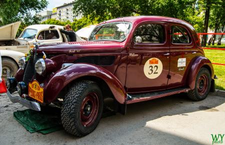 1938 Ford 62