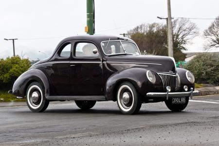 1939 FORD DELUX