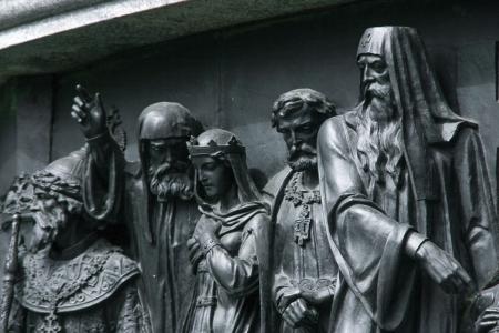 bronze monument close-up