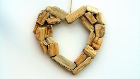 Brown Blocks Heart Shape Wall Mount Ornament