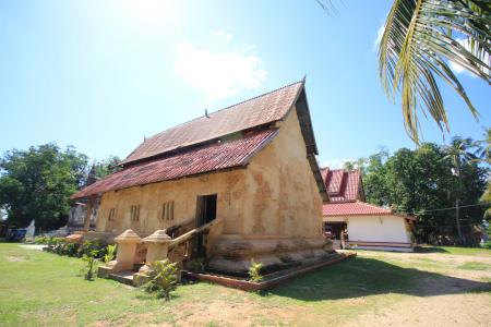 Brown Concrete 1-storey House Under the Heat of the Sun