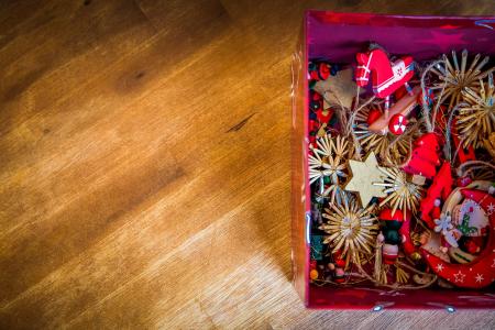 Brown Red Floral Decors in Red Box