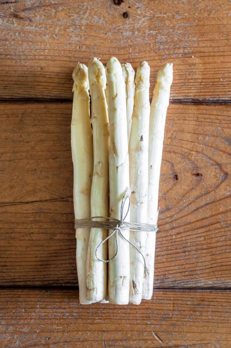 Bunch of white asparagus