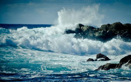 Waves Crashing