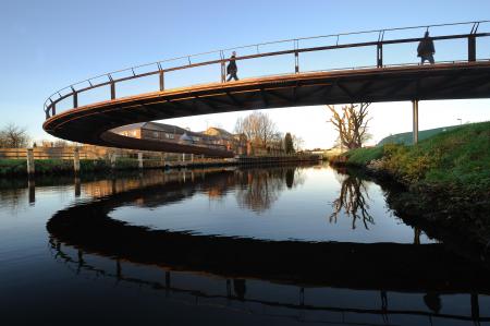 Curved bridge