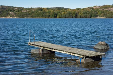 Detached jetty at Loddebo