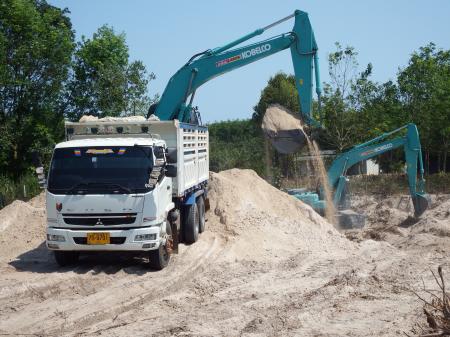 Earth Moving Machine / JCB