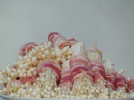 Enokitake Mushrooms Wrapped in Bacon