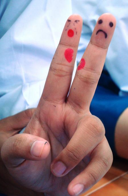 Finger Art Broken Heart