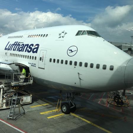 Fliegen sie doch wenn sie es so eilig haben :-) ich rufe die Lufthansa an