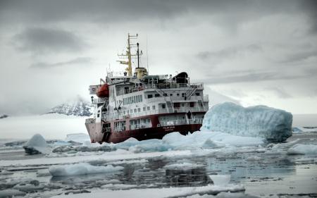 Frozen Submarine