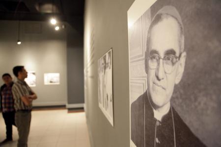 Inauguración de exposición y documental Mons. Romero