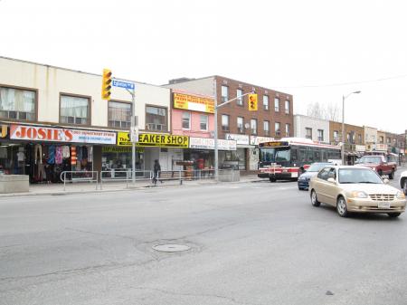 Intersection of Oakwood and Eglinton, 2013 04 09 -ao