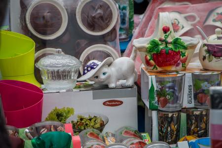 Kitchen dishes stand