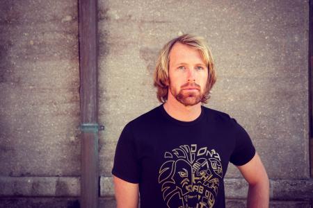 Man in Black and Gold Lion Head-printed Crew-neck T-shirt