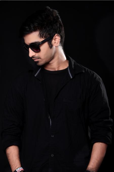 Men's Black Framed Sunglasses