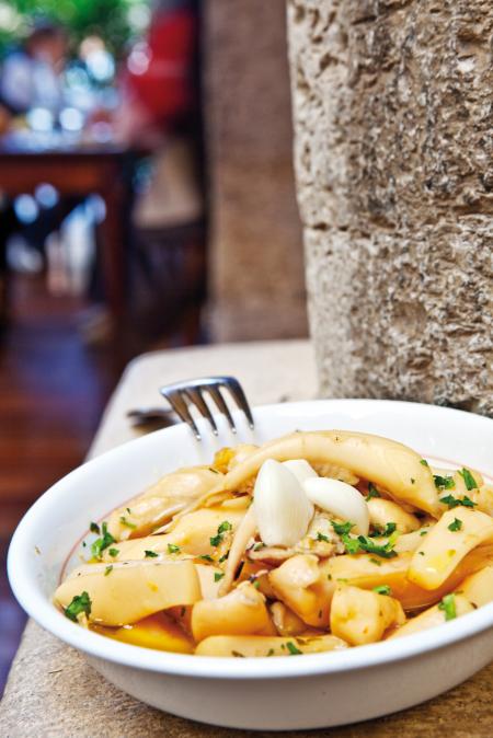 Nouvelle cuisine. Delicious plate ready