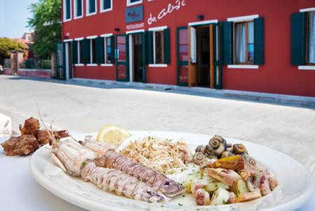 Nouvelle cuisine. Delicious plate ready