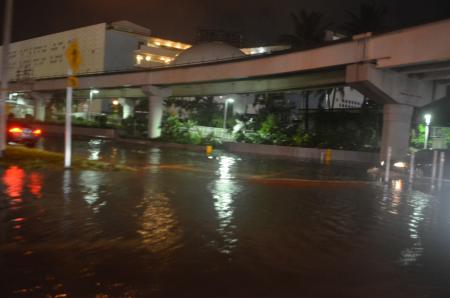 October 15 night 4.0 ft tide plus rain 395 on ramp Metromover Biscayne
