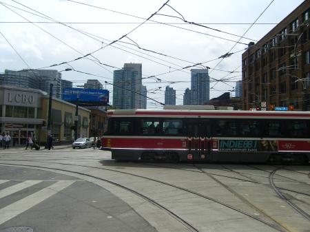 Old CLRV crossing Spadina, 2014 08 31 (5)