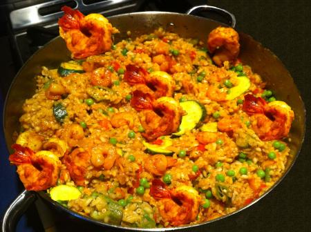 paella shrimps dish