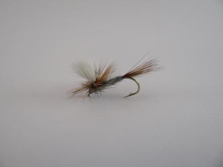 Parachute dry fly