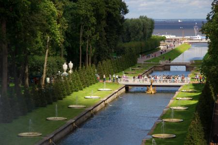 Peterhof Palace garden