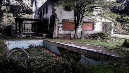 Photo of a Dilapidated Swimming Pool