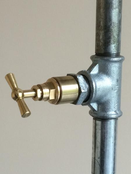 Pipe switch handle