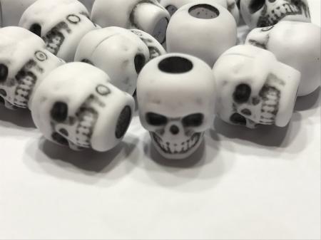 Plastic skull