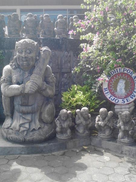 Reco Pentung Statue