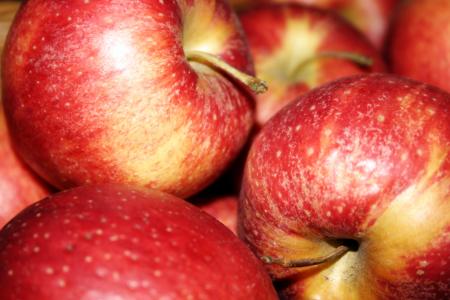 Red apples