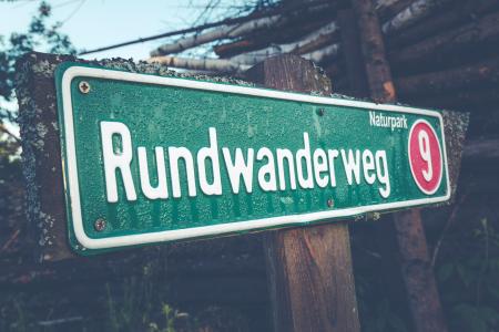 Rundwander Weg 9 Road Signage