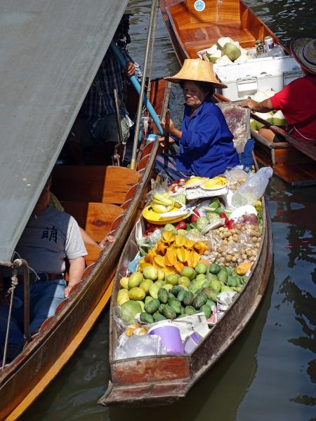 Saduak Floating Market