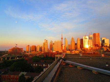 Scanning Toronto skyline, at dawn, 2017 06 12 A -ac