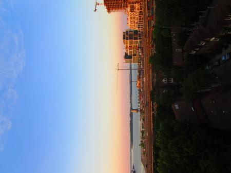 Scanning Toronto skyline, at dawn, 2017 06 12 C -ah