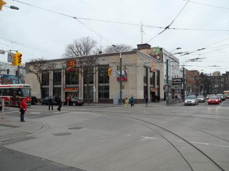 Spadina and College 2012 12 20 -k