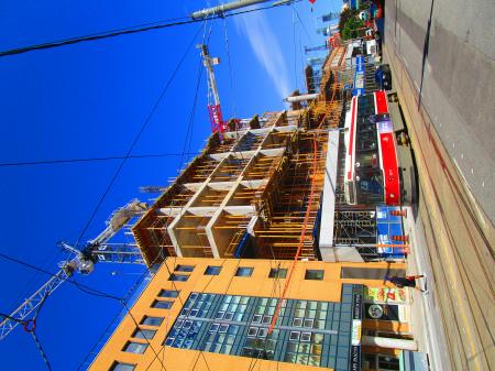 Strolling along Dundas, 2017 06 08 -ar