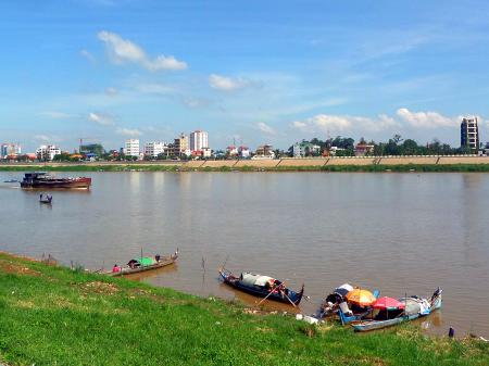 Tonle Sap River and boats