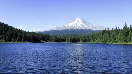 Trillium Lake, in summer, Oregon